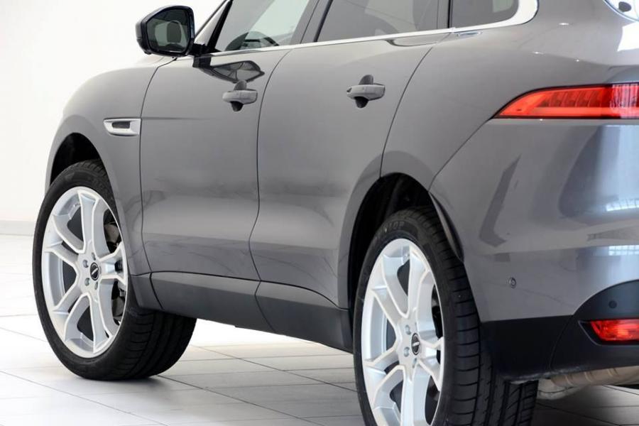  Jaguar F-Pace by Startech 2016 года  (фото 4 из 4)